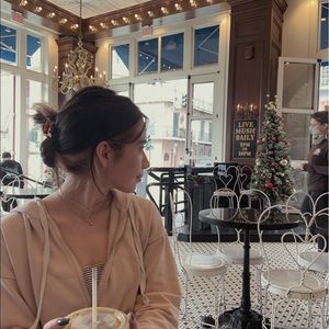 Meet your Posher, Andrea